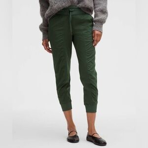 NWT - Lululemon Dance Studio Joggers - Size 4